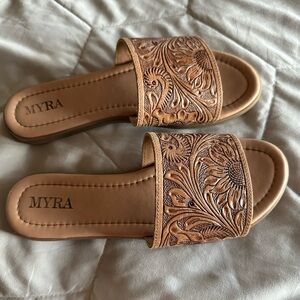 Myra Bag’s Sunflower Tan Slide Sandals Slip On Size 7